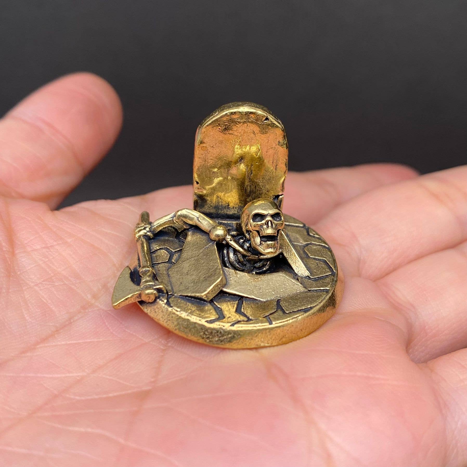 Skeleton In The Tomb Brass Crafts Decoration Desktop Ornaments
