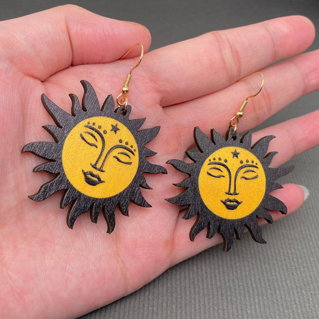 Face Sun Shape Pendant Double Sided Wooden Earrings - MS